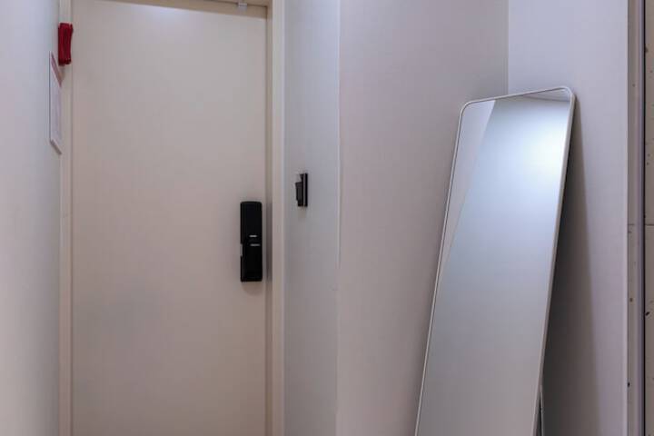 Room 40 of 84