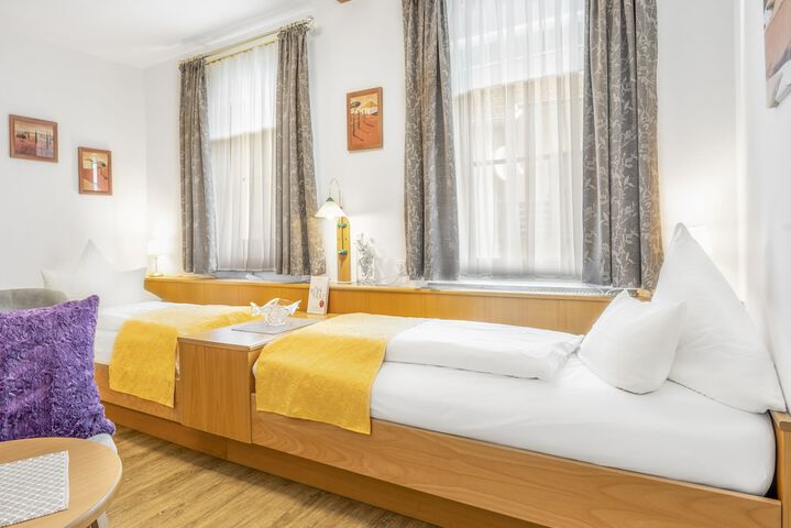 Room 6 of 95