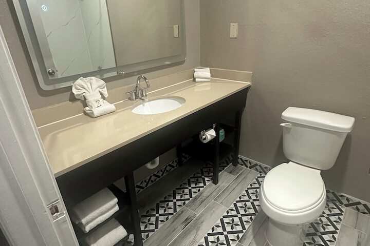 Room 20 of 101