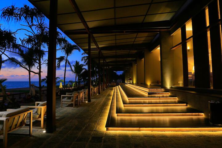 Sundeck 35 of 42