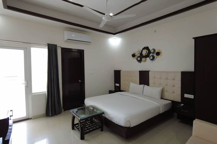 Room 25 of 65