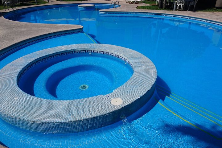 Hotel Pool