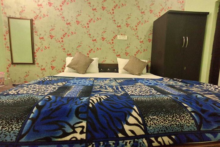 Room 12 of 35