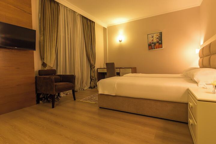 Room 19 of 40