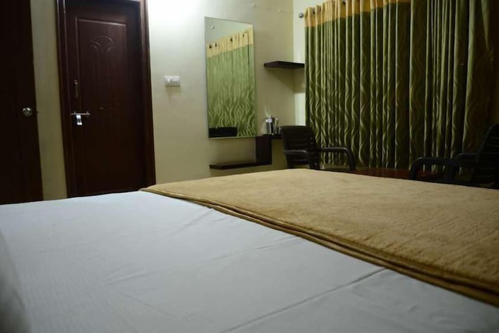 Room 8 of 38