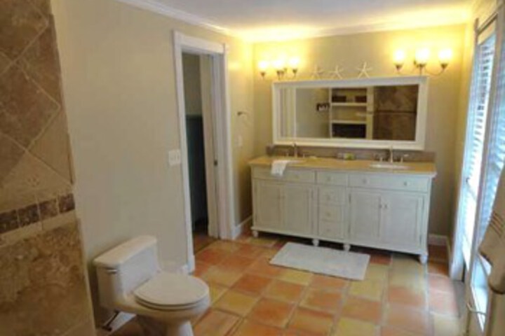 Room 2 of 27