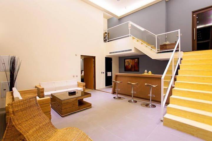 Room 9 of 48