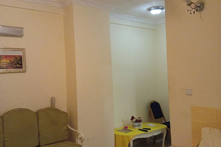 Room 10 of 34