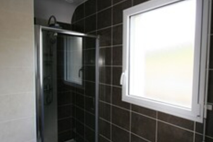 Room 4 of 12