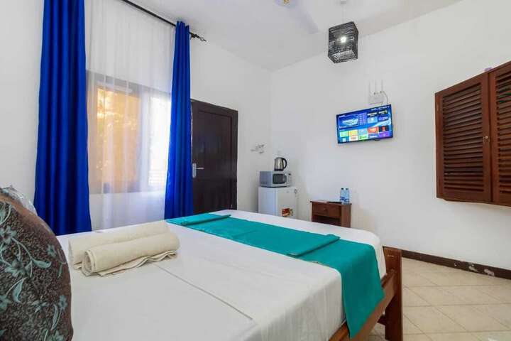 Room 14 of 48