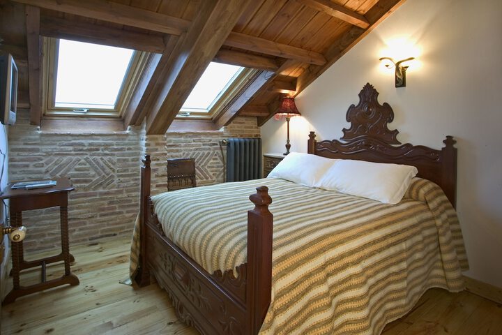Room 8 of 26