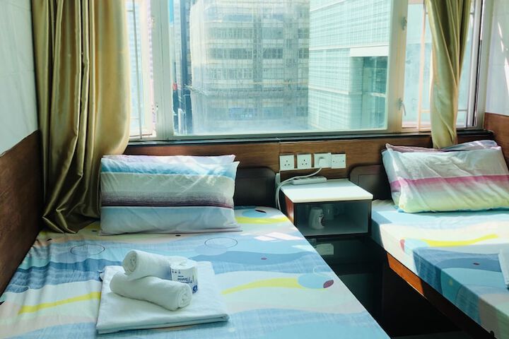 Room 40 of 49