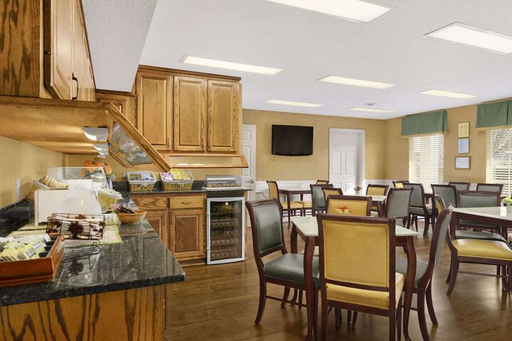 Breakfast area