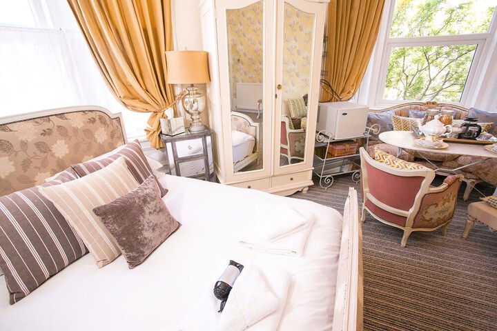 Room 20 of 250