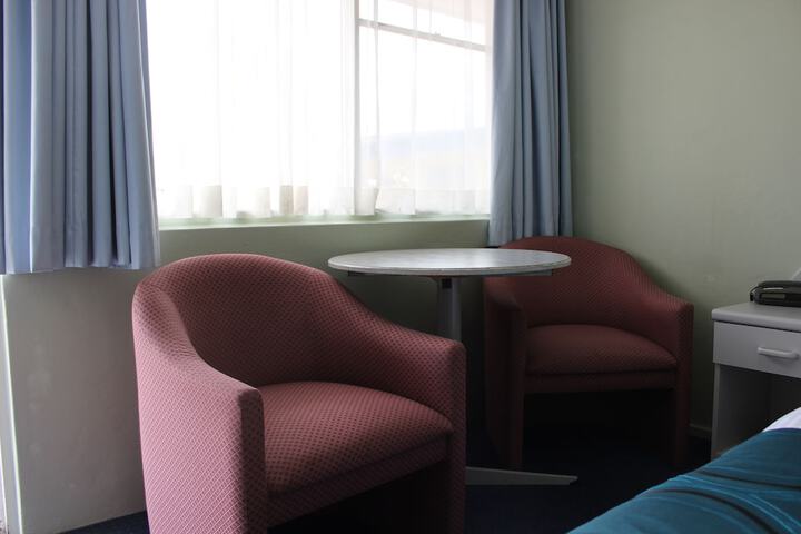 Room 9 of 48