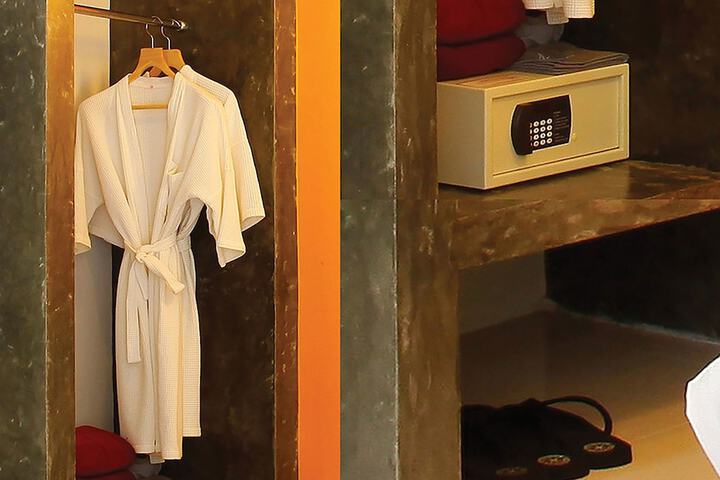 Room 21 of 75