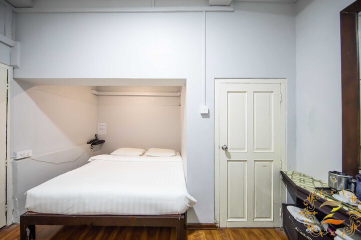 Room 34 of 47