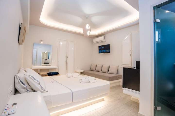 Room 9 of 50
