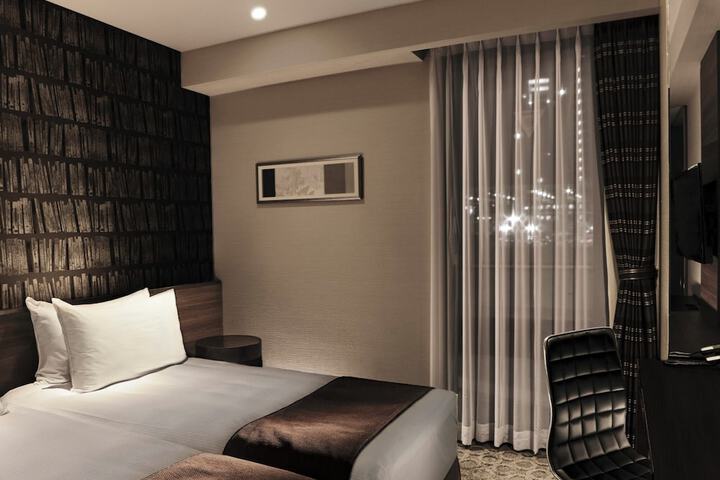 Room 10 of 73