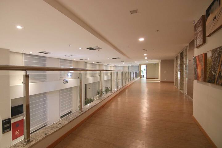 Ballroom/Hall 68 of 79