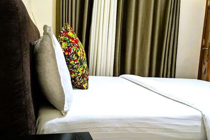 Room 21 of 39