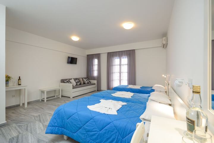 Room 22 of 107