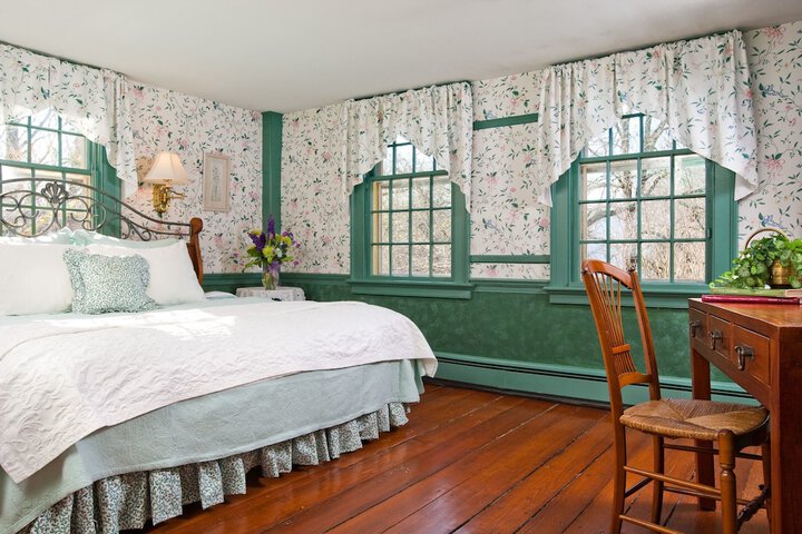 Room 8 of 34