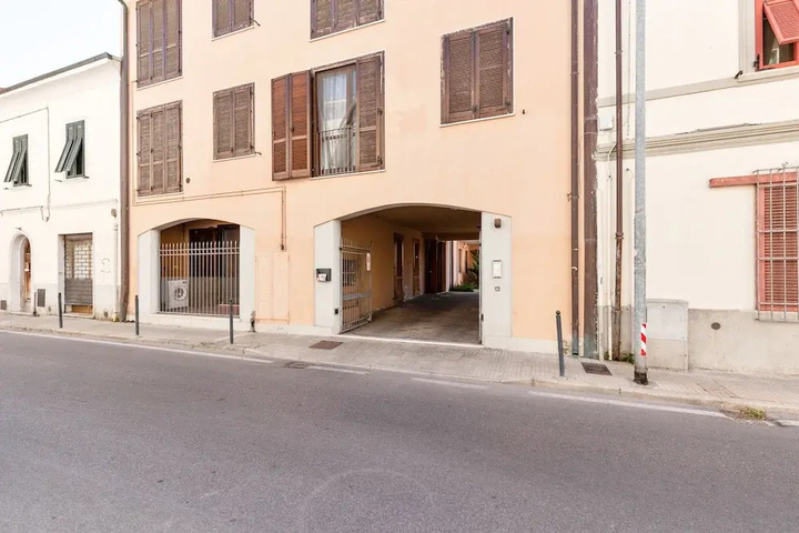 Image of Airport & Station Flat - Private Parking