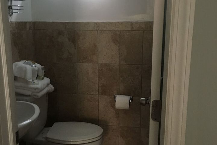 Room 10 of 41