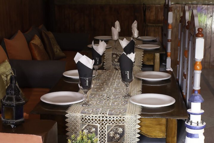 Dining 2 of 6