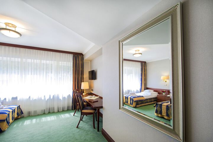 Room 5 of 67