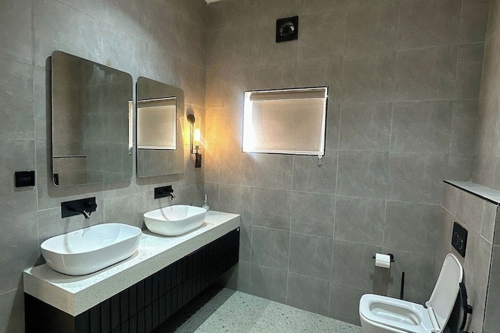 Room 14 of 28