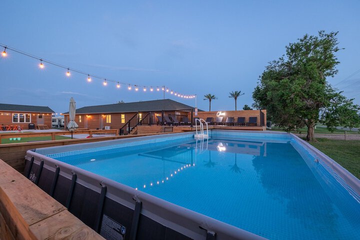 Pool 10 of 26