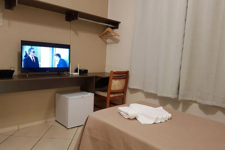 Room 4 of 11