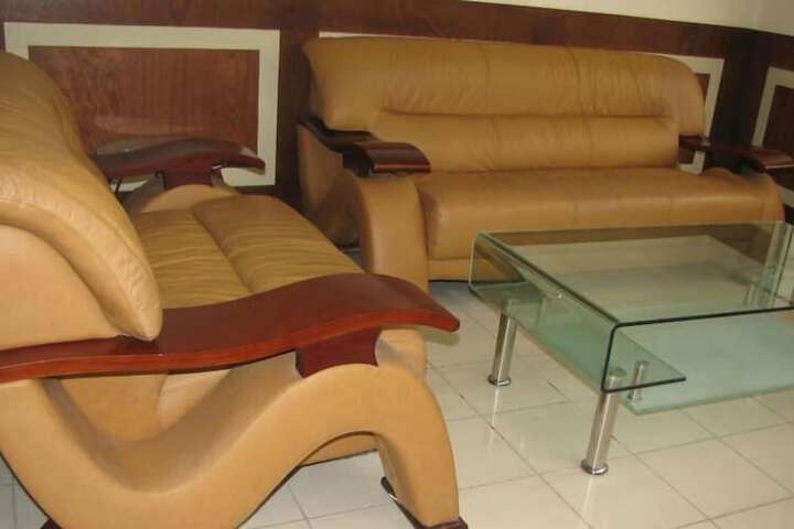 Lounge 26 of 31