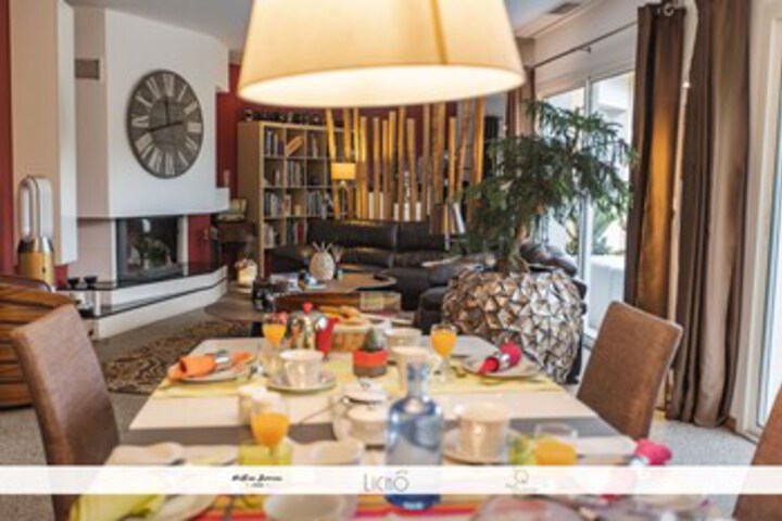 Breakfast/Coffee Service 18 of 102
