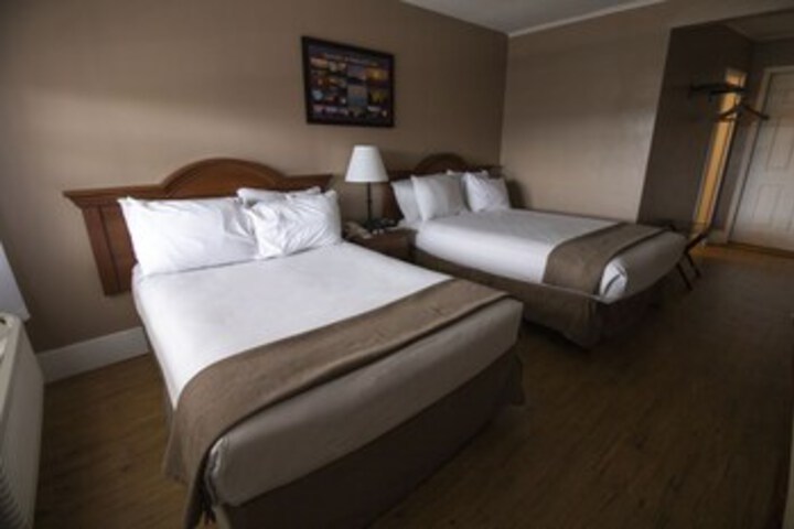 Room 34 of 168