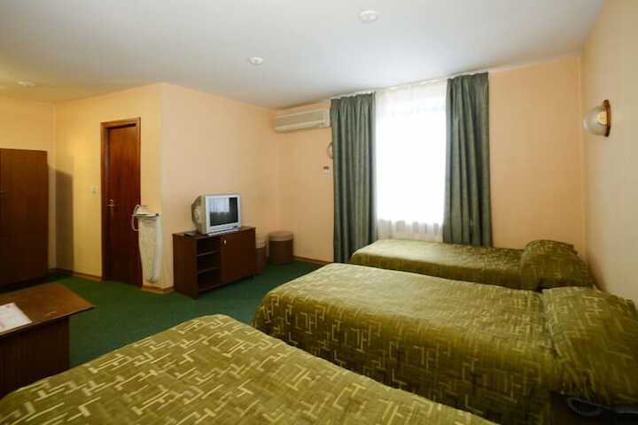 Room 12 of 42