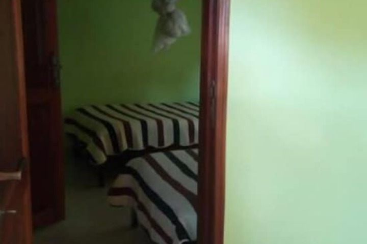 Room 12 of 37