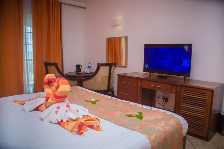 Room 4 of 49