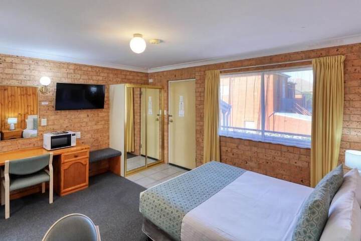 Room 3 of 21
