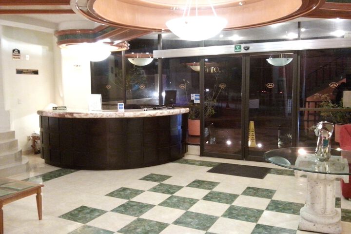 Check-in/check-out kiosk