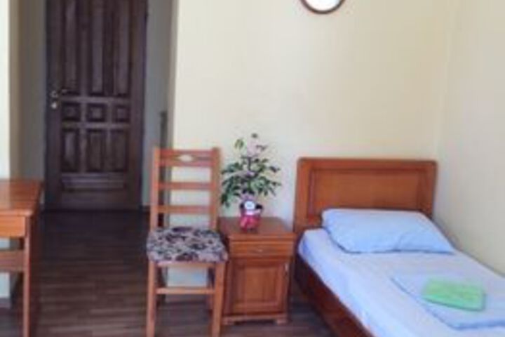 Room 15 of 25
