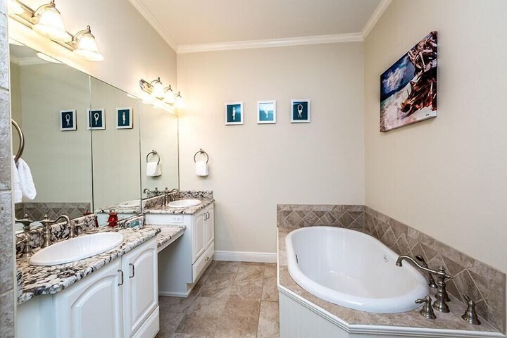 Room 15 of 21