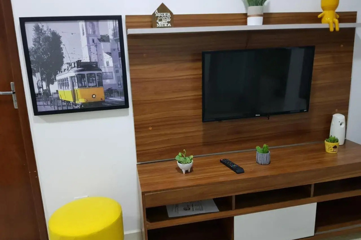 Room 2 of 20