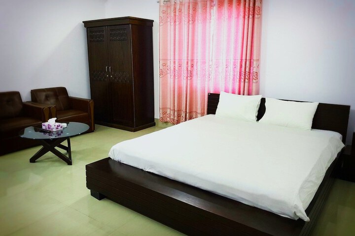 Room 6 of 37