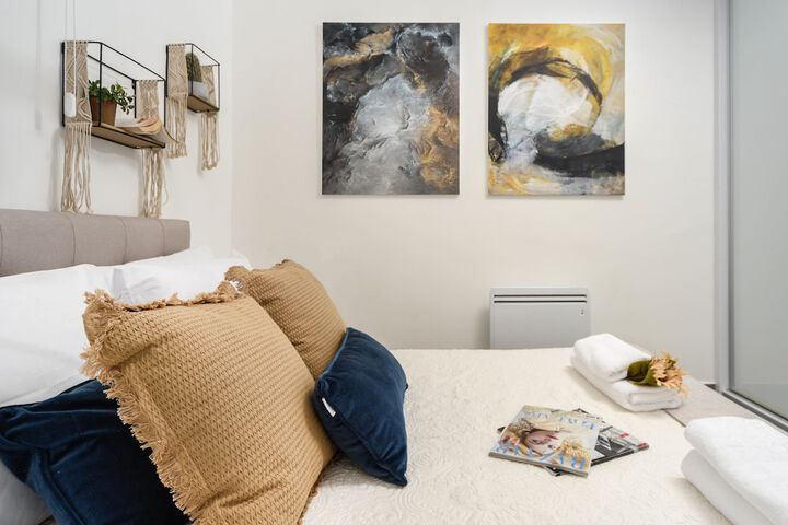 Room 5 of 60