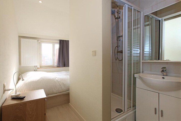 Room 17 of 52