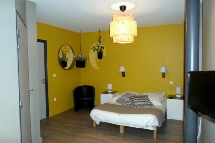 Room 4 of 38