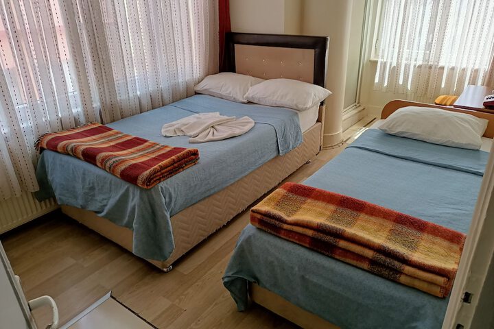 Room 9 of 15